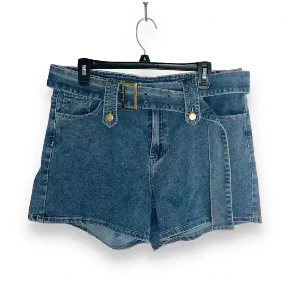 SHEIN Curve Dark Wash Paperbag Belted Jean Shorts, size 2XL